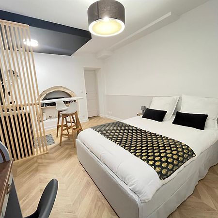 Le Studio Haslay Seraucourt En Plein Coeur De Ville De Bourges - Charme De L Ancien Et Confort Contemporain Chambre photo