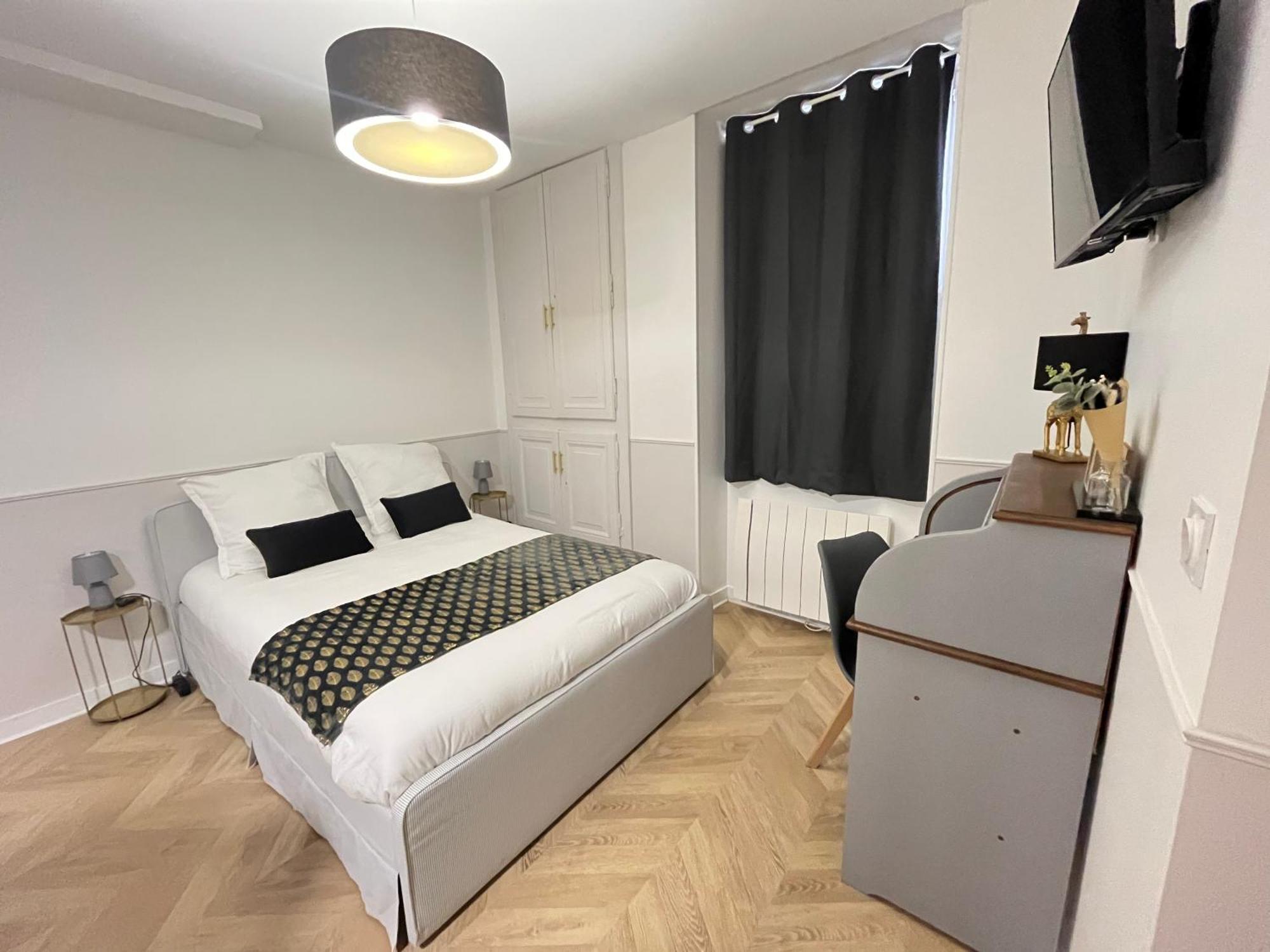 Le Studio Haslay Seraucourt En Plein Coeur De Ville De Bourges - Charme De L Ancien Et Confort Contemporain Chambre photo